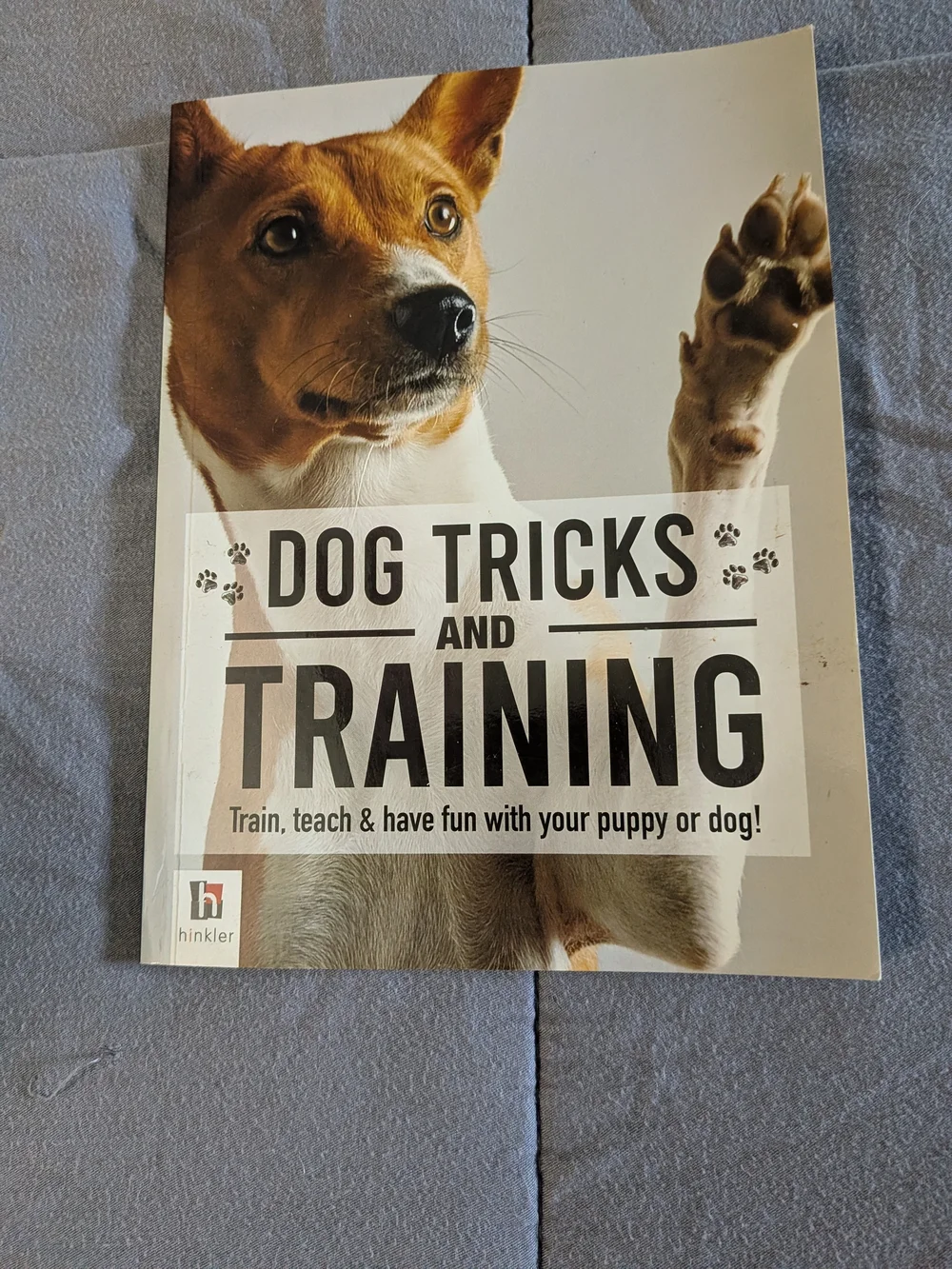 Dog Tricks & Training Book Puppy Obedience Guide Teach Commands Hinkler Paperbac